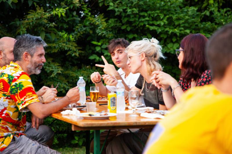 Tavolata durante la serata
