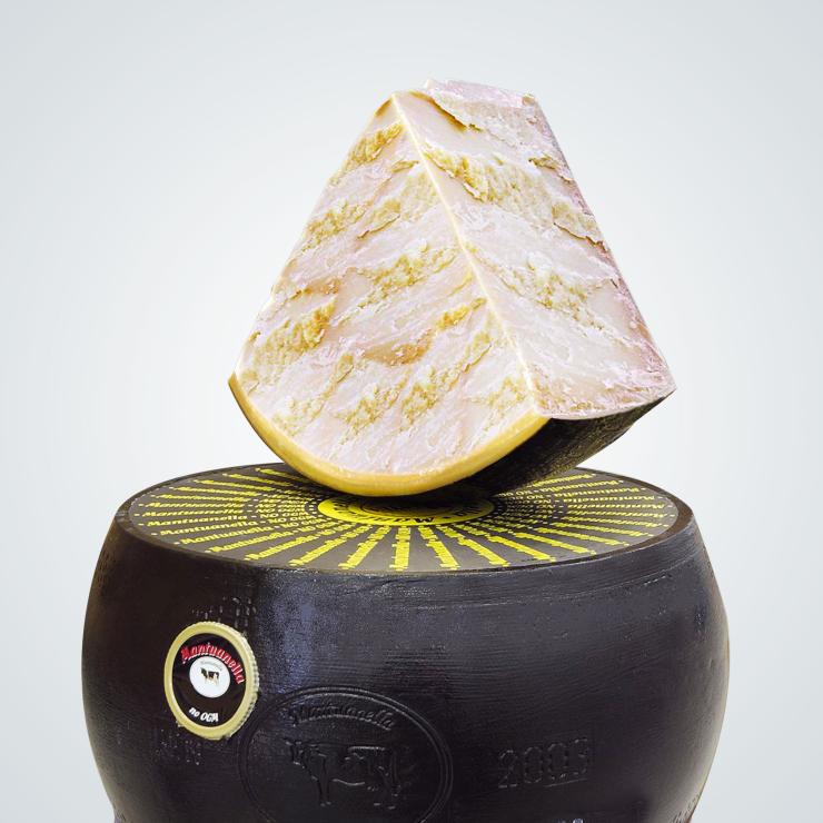 Il formaggio duro da tavola del Caseificio Levante per cui l'agenzia copiaincolla ha realizzato il packaging del classico e del senza lattosio
