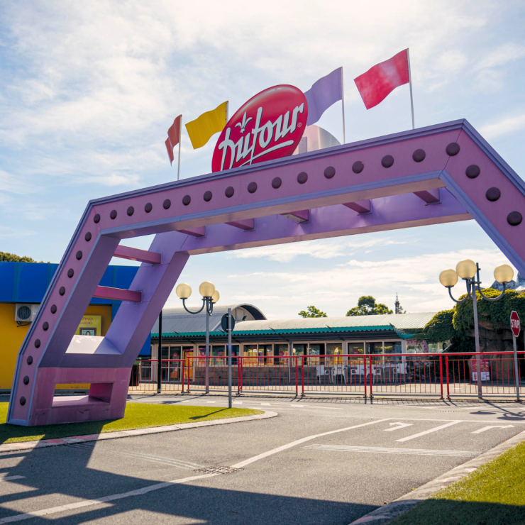 I 100 anni di Dufour nell'installazione del brand a Italia in miniatura