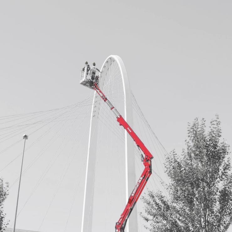La campagna display di Hinowa ha molti palloncini