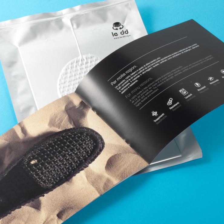La brochure progettata per Le dd, brand moda.